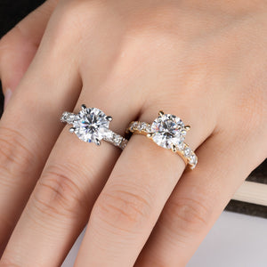 3.5 Ct.TW Round Brilliant with 0.8 Ct.TW Side Stones Diamond Ring
