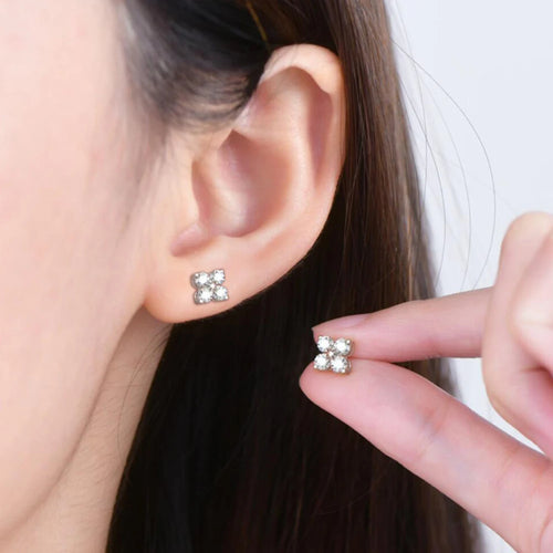 S-925 Stud Earrings with Round Brilliant 0.8 Ct.TW Diamonds in 18K