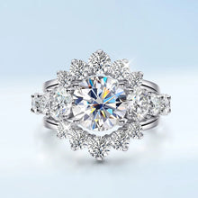 Load image into Gallery viewer, Exquisite 9.8 Ct.TW Round Brilliant VVS Diamond Halo Engagement Ring