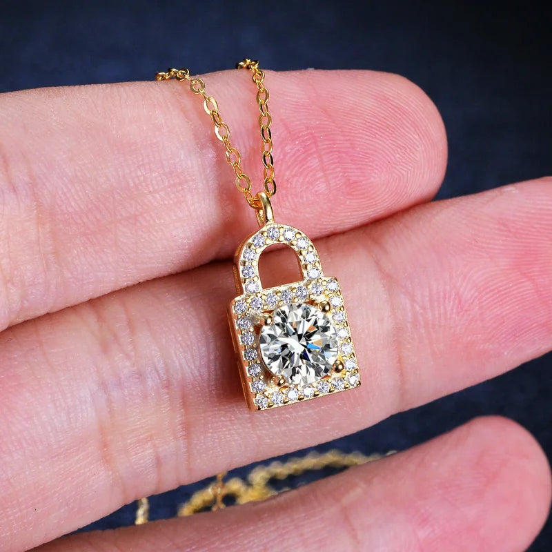 1.0 Ct Round Brilliant Necklace VVS Pad Lock Diamond in 18K Yellow Gold