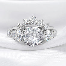 Load image into Gallery viewer, Exquisite 9.8 Ct.TW Round Brilliant VVS Diamond Halo Engagement Ring