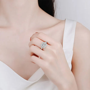 18K White Gold Asscher-Cut Diamond Ring 2.0-carat Round Brilliant VVS