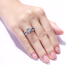 Load image into Gallery viewer, 2.0–3.0 Ct.TW Round Brilliant Diamond Ring in 14K White or Yellow Gold