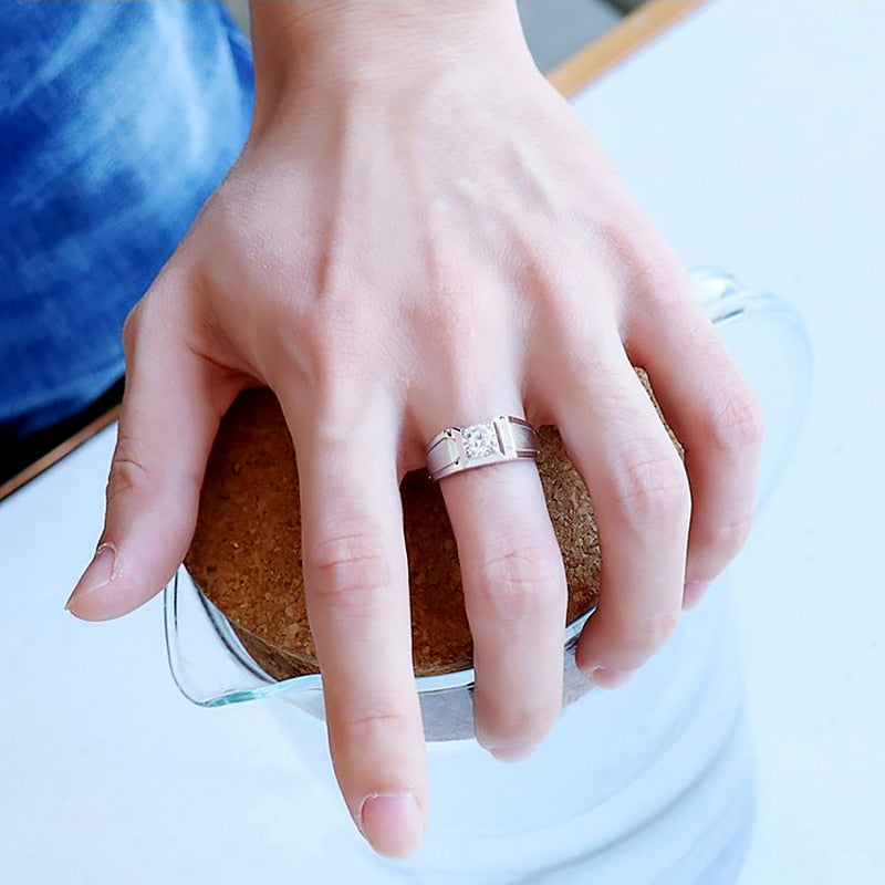 White Gold 1.0 Ct.TW - 2.0 Ct.TW Round Brilliant in VVS Diamond Ring