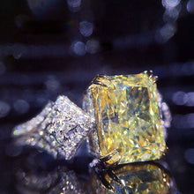Load image into Gallery viewer, 1.7 Ct.TW Semiprecious High Carbon Diamond Emerald Yellow Citrine Ring