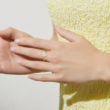 Load image into Gallery viewer, Elegant 1.8 Carat Round Brilliant VVS Cocktail Halo Diamond Lotus Ring
