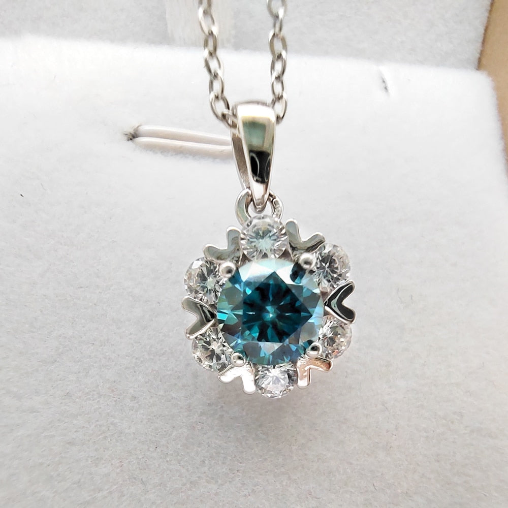 1.0 Ct.TW Round Diamond Necklace Multiple Color Options in White Gold
