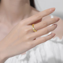 Load image into Gallery viewer, 0.3 Ct.TW Round Brilliant Diamond Ring in White or Yellow Gold Finish