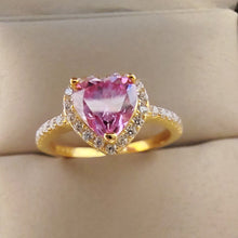 Load image into Gallery viewer, 18K Yellow Gold 2.0-carat Heart Brilliant VVS Diamond Cocktail Ring