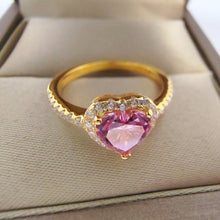Load image into Gallery viewer, 18K Yellow Gold 2.0-carat Heart Brilliant VVS Diamond Cocktail Ring